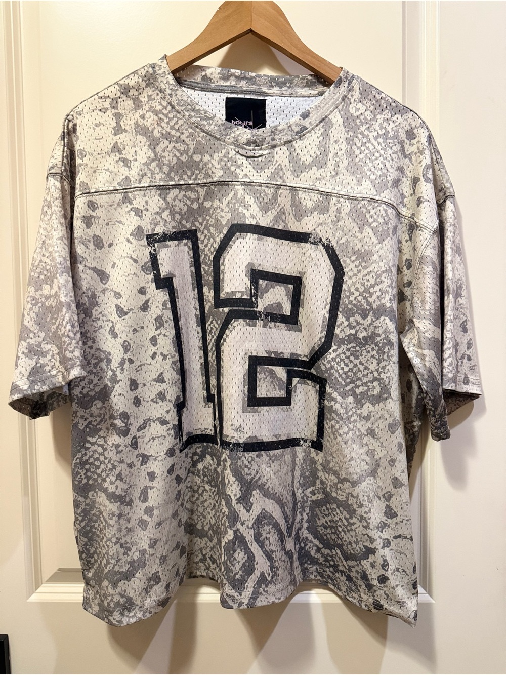 Men’s Short Sleeve Graphic Sports Jersey - Gray Snakeskin '12'